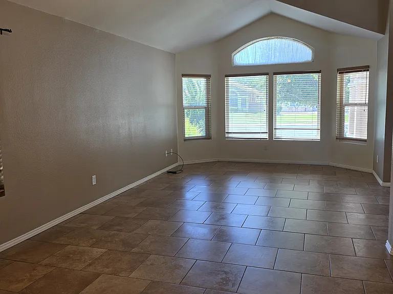 13270 Kirkwood Dr — Photo 4
