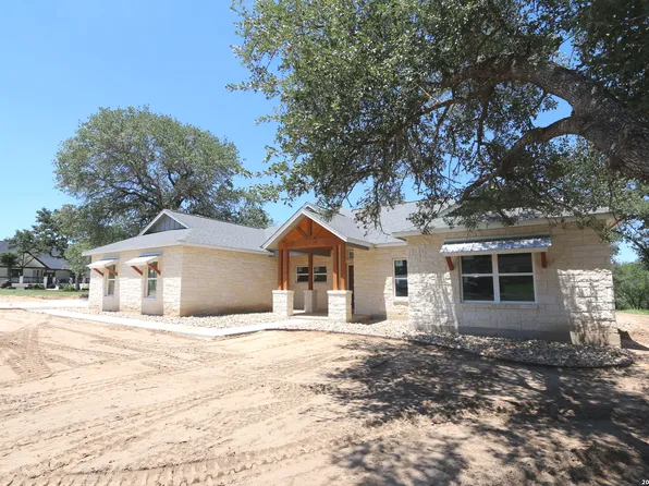 142 Timber Place, La Vernia, TX 78121