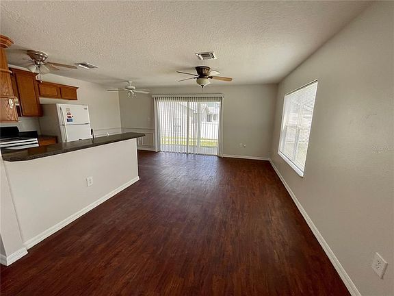 5th image of 1048 Park Central Cir