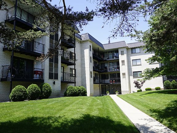 2nd image of 6950 W Forest Preserve Dr APT 212