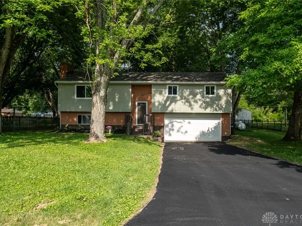 1469 Betty Dr, Dayton, OH 45434