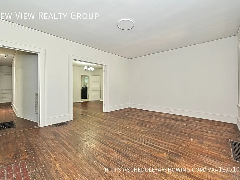 1025 Ambassador St — Photo 6