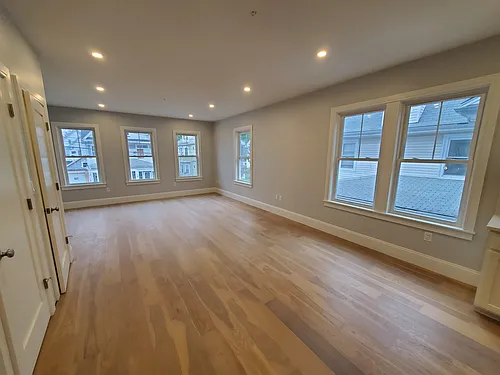 51 Fairbanks St Photo 1