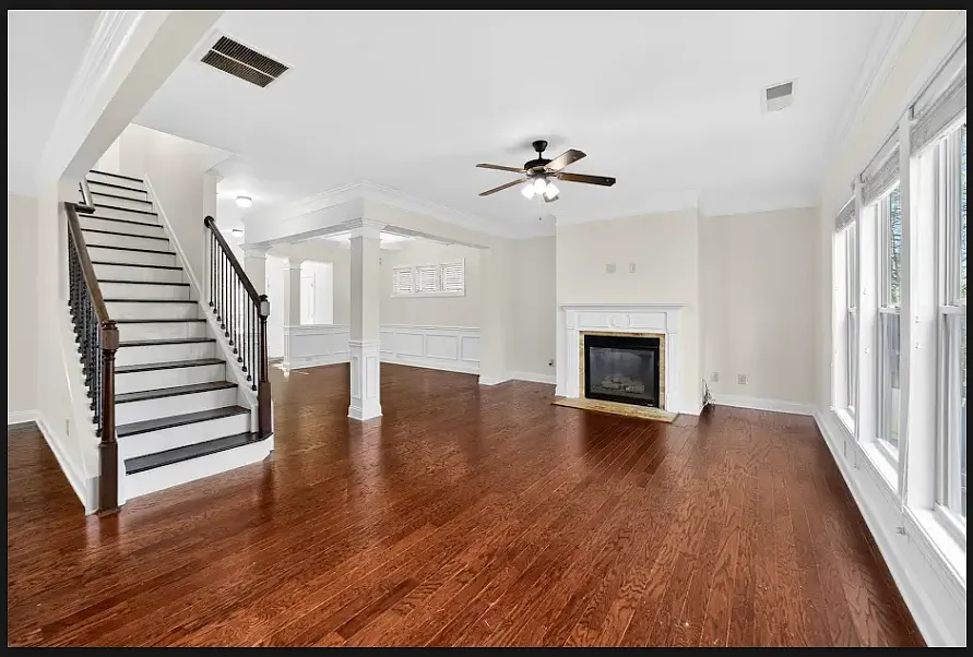 5 bed, 3825 sqft, $2,995 — Photo 3