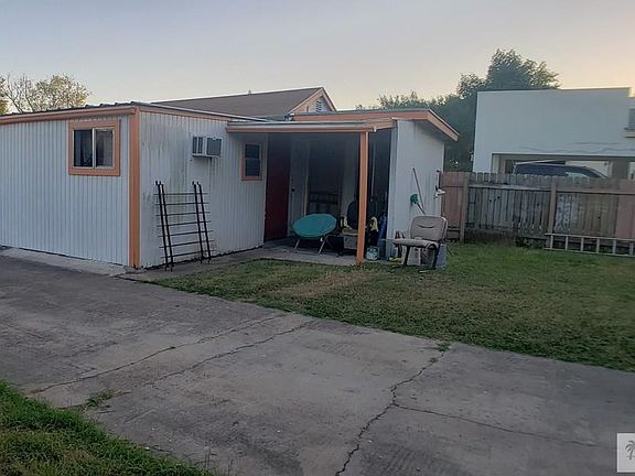 4th image of 127 Willacy Ave #31
