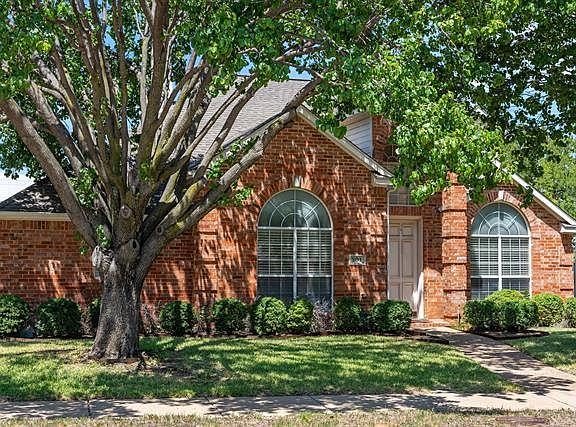 2nd image of 301 Bricknell Dr