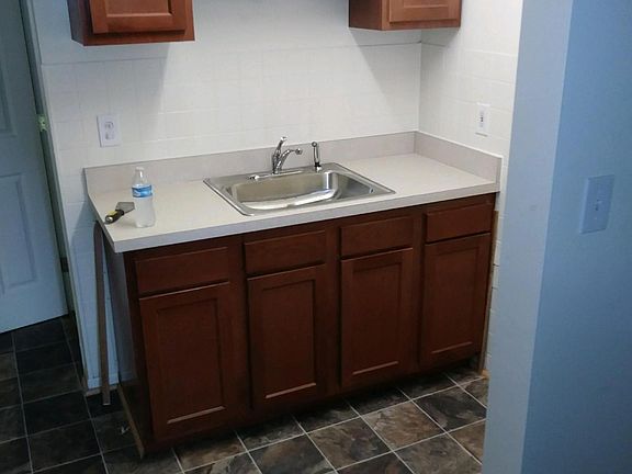 5th image of 2620 Galpin Ave
