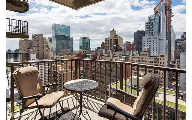 Rented by Douglas Elliman | media 25