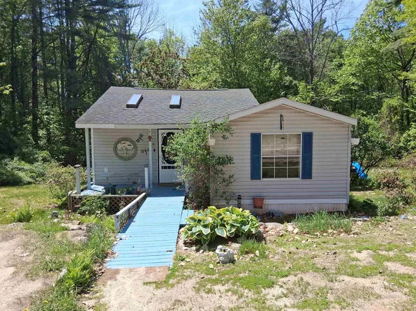 15 Manbow Road, Alton, NH 03809