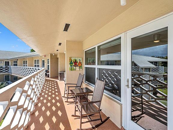 4th image of 4836 NE 23rd Avenue #27