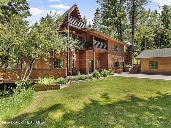 4th image of 794 Terrace Dr