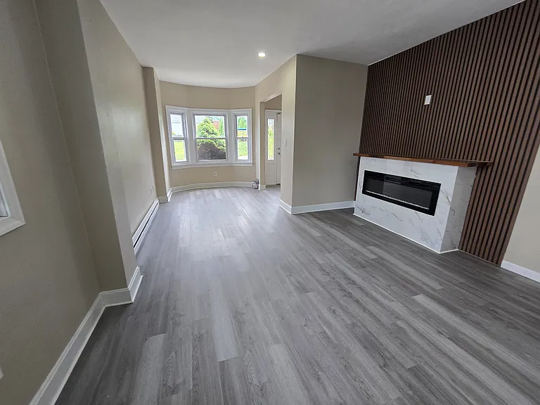 735 Main St #1 — Photo 11