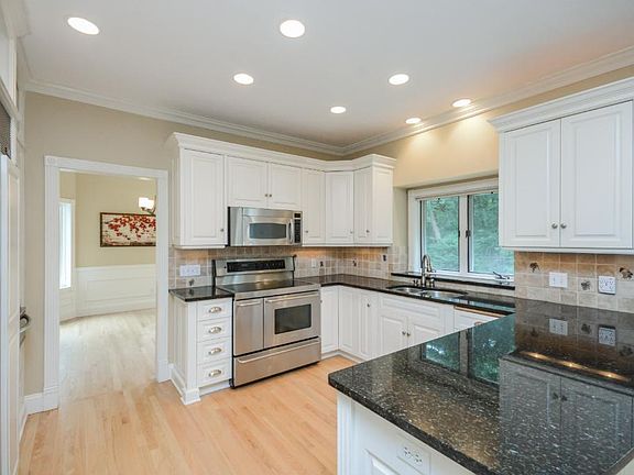 3rd image of 13493 Georgia Dr