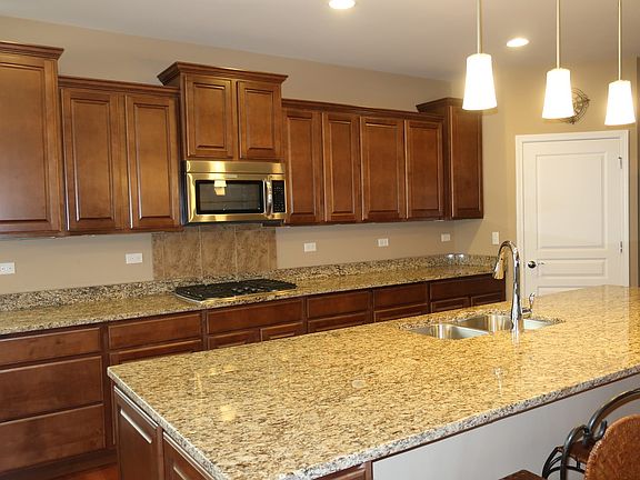5th image of 714 Glory Dr