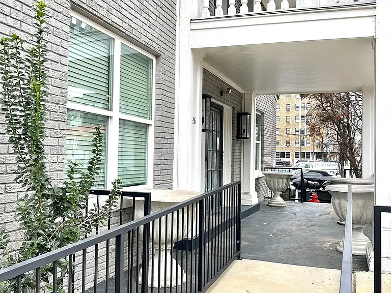 26 N McLean Blvd #201 — Photo 32