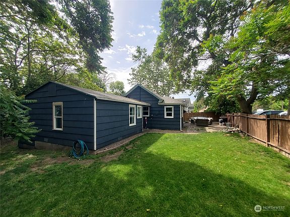 4th image of 471 8th Avenue S