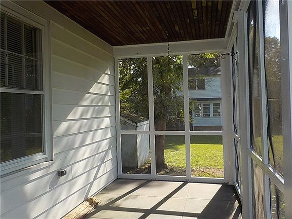 3rd image of 2402 Cedar St