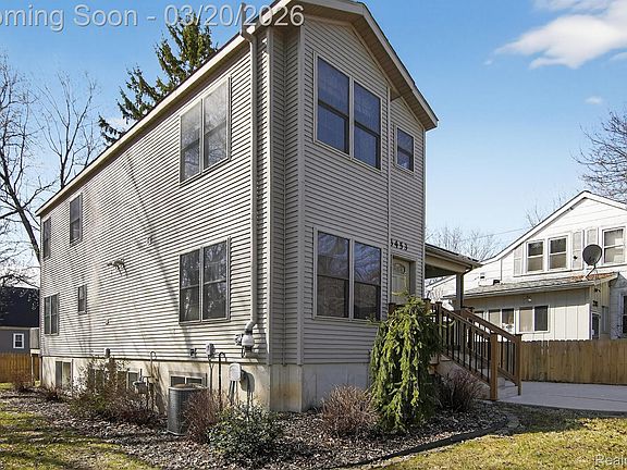 3rd image of 3453 Rhea Rd