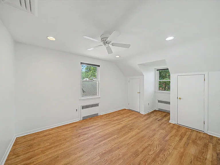 34 Esmond Pl — Photo 16