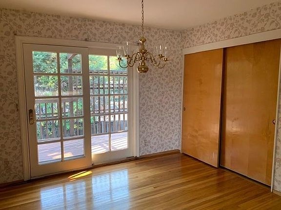 2nd image of 3304 Merrimac Dr