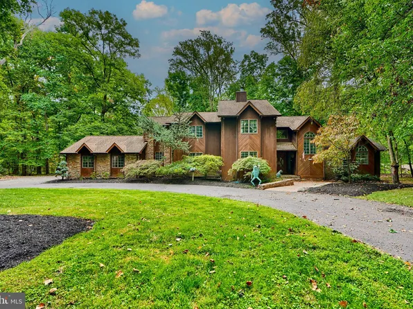 2413 Velvet Ridge Dr, Owings Mills, MD 21117