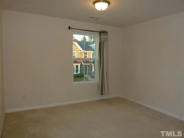 2425 Historic Cir — Photo 6