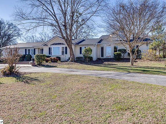 2nd image of 11 Briarwood Blvd