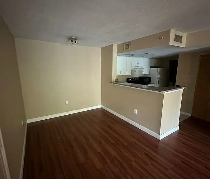 5035 Wiles Rd #203 — Photo 23
