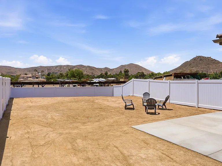 5824 Persepolis Ct — Photo 32