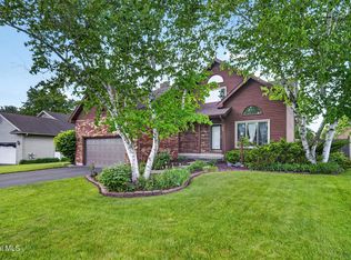 23 Rolling Hills Road, Niskayuna, NY 12309