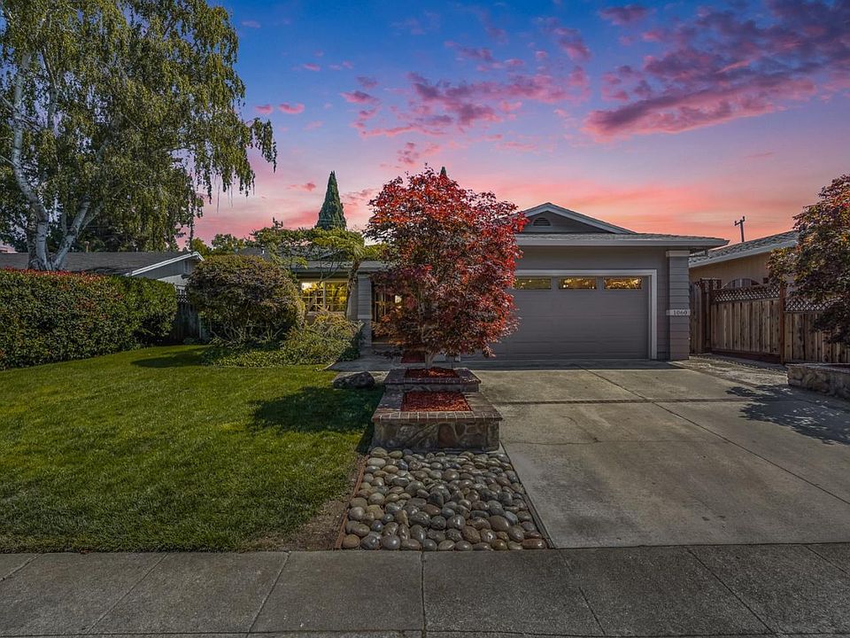 1st image of 1060 Paintbrush Dr