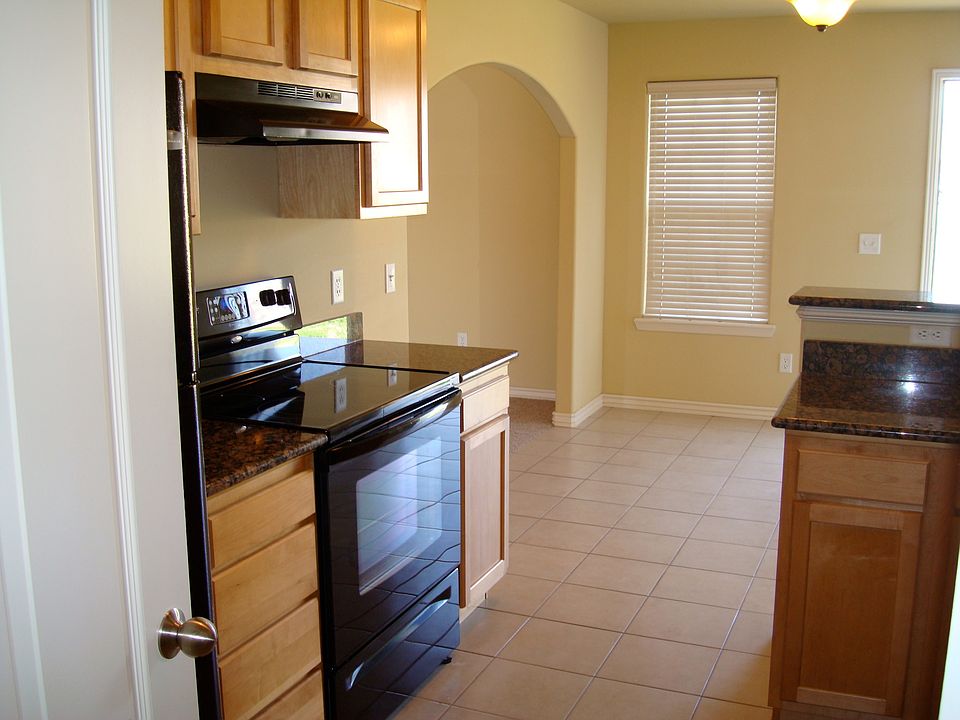 1st image of 919 Kensington Dr