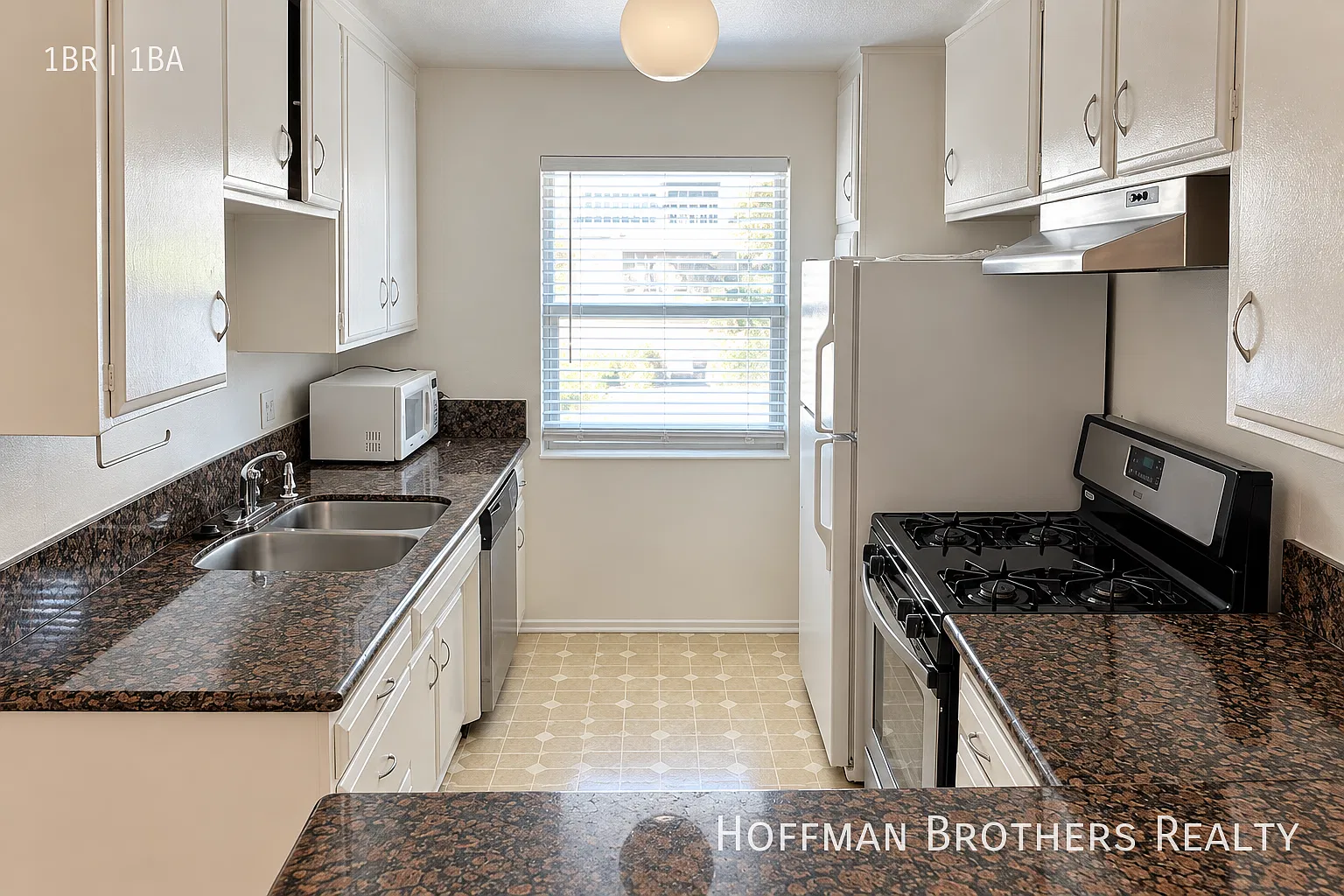 Recently Renovated 1 Bedroom Westside Apartment with Parking, Full Appliance Package & On-Site La... — Photo 2