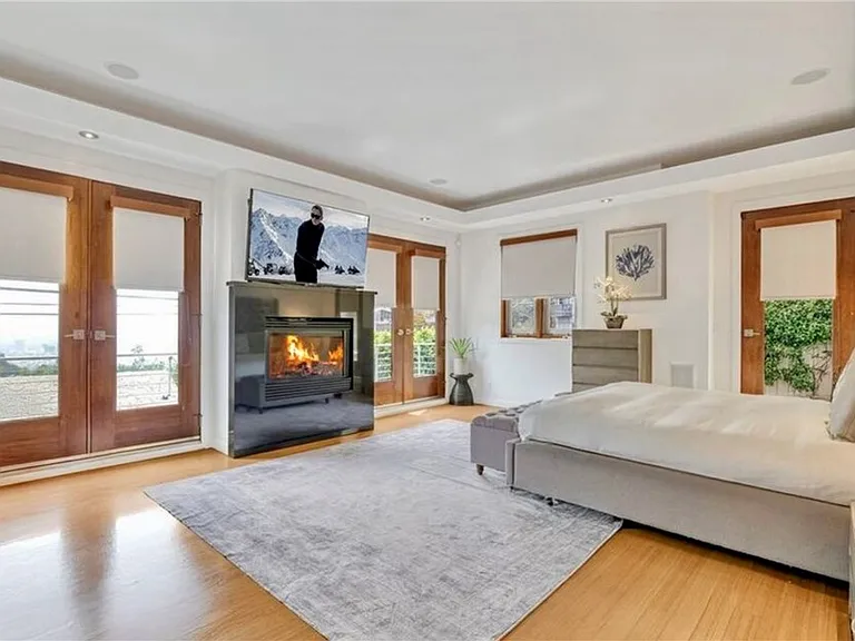 8835 Evanview Dr — Photo 16