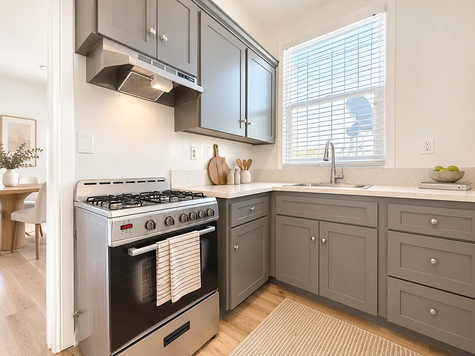 Lexington Lofts | Historic Loft-Style Apartments in Hollywood