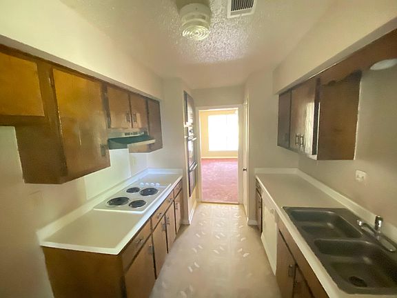 4th image of 2260 Birken Dr