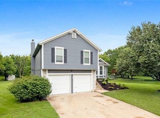 401 S Oak Cir, Gardner, KS 66030