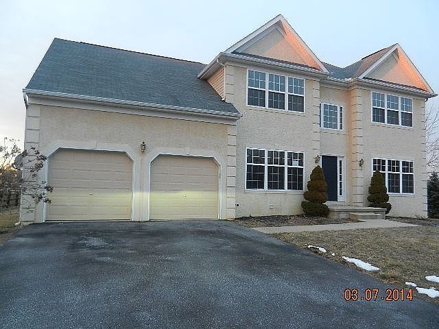 1st image of 102 Daisy Bell Ln