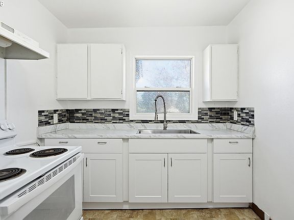3rd image of 2406 E 10th St