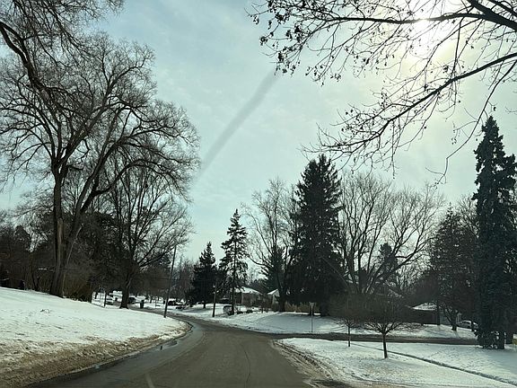 4th image of 1911 Colchester Rd