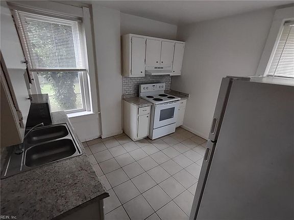 4th image of 325 W 31st St