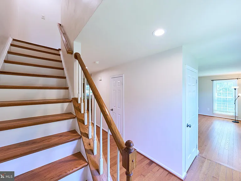 8508 Silverdale Rd — Photo 27