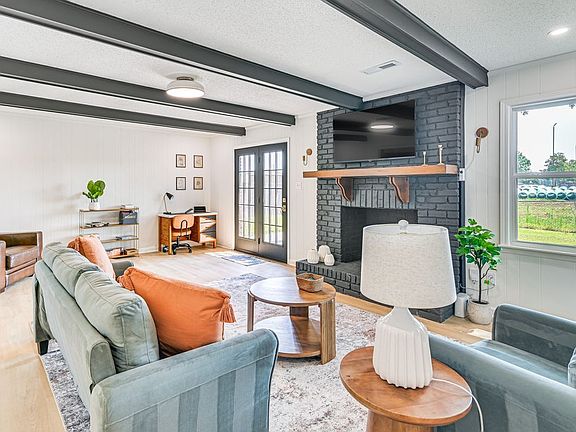 4th image of 2704 McTavish Ave SW
