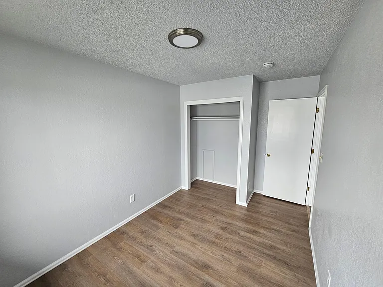 547 Pearce Ave — Photo 6