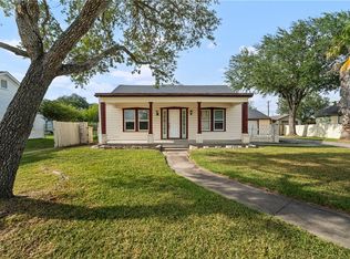 813 E Market St, Sinton, TX 78387