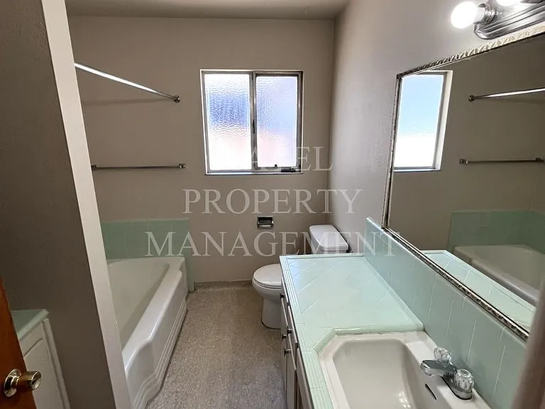 1701 Linwood Dr — Photo 10