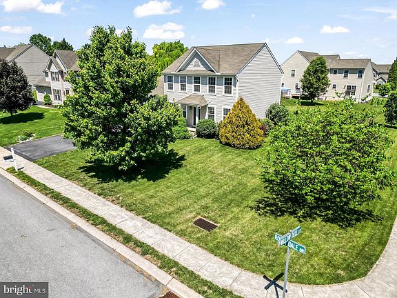 3rd image of 299 Robin Dale Dr