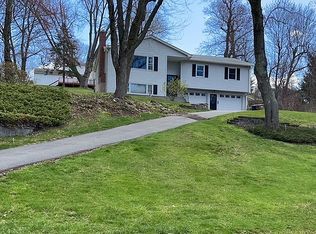 62 Meadowlark Rd, Vernon, CT 06066