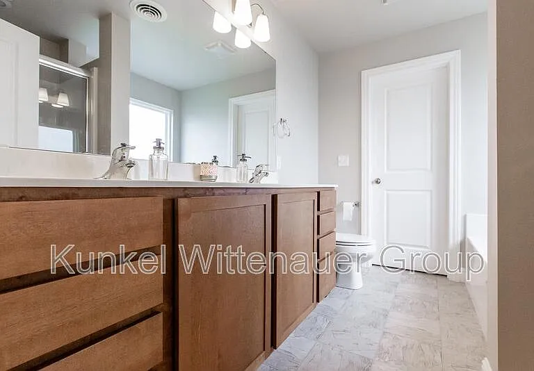 2724 Ambridge Dr — Photo 27