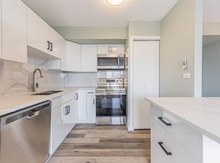 10150 117th St NW #1705, Edmonton, AB T5K2J2